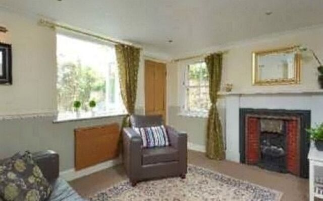 West End Twelve Holiday Apartment