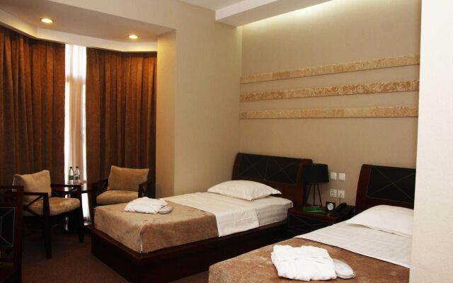 Grand M Hotel