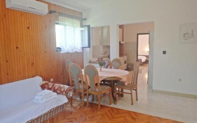 Apartment Ika