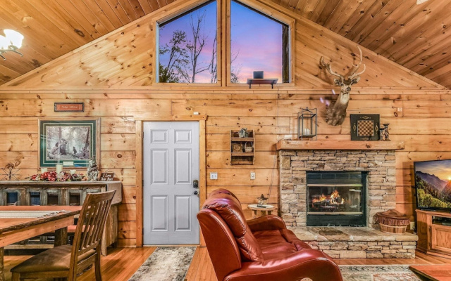 Tennessee Risky 3 Bedroom Cabin