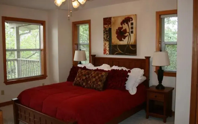 Serenity Hilltop Retreat
