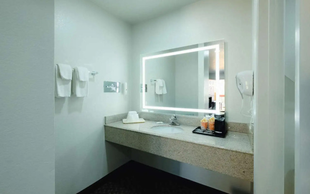 Quality Inn Holbrook near Petrified Forest