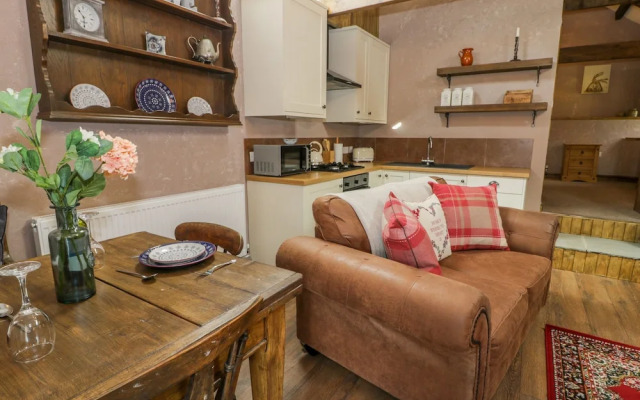 The Barn At Cae'R Fadog Isaf