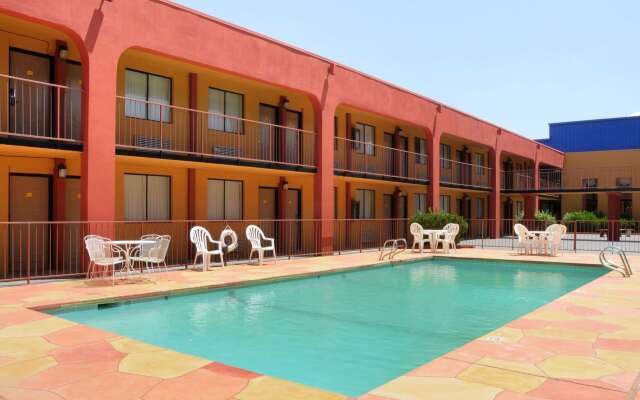 Days Inn by Wyndham Midland