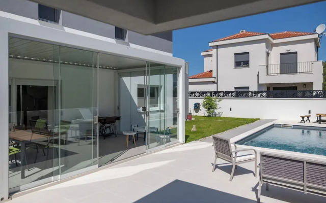 Alba Family Home