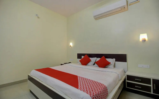 OYO 22536 Vishaak Inn