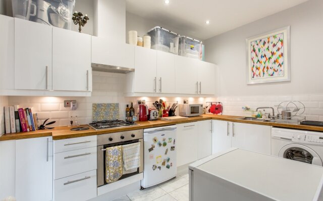 2 Bedroom Flat in Edinburgh