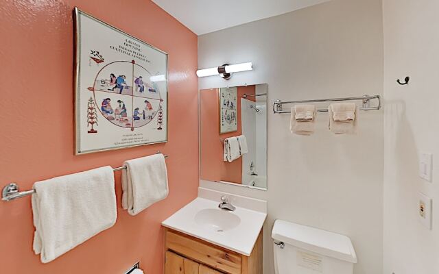 13tr18vy 2 Bedroom Condo