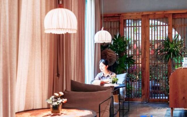 Jietou Xiangwei Inn