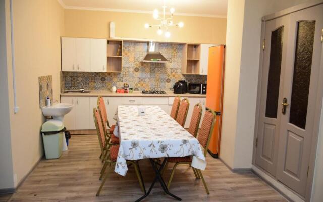5 Rooms Hostel Almaty