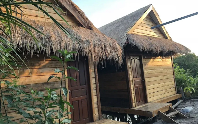 Sok San Long Beach Bungalow