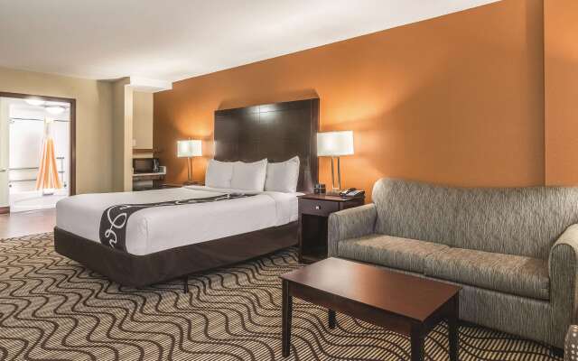 La Quinta Inn & Suites by Wyndham Knoxville Papermill