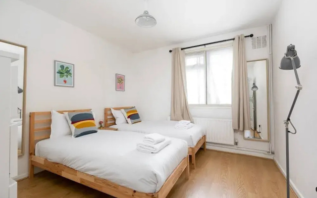 Modern Spacious Home In Well Connected Hammersmith