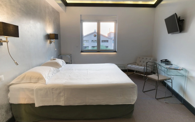 Andromeda Downtown Suites