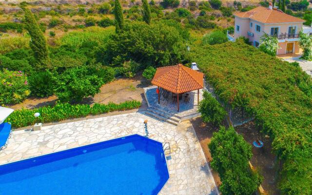 Villa Athina Finiki in Latchi