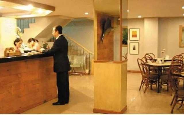 Nichols Airport Hotel