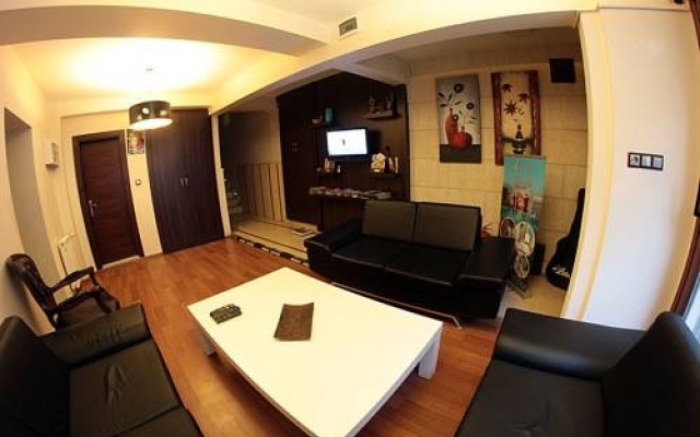 Full House Residence
