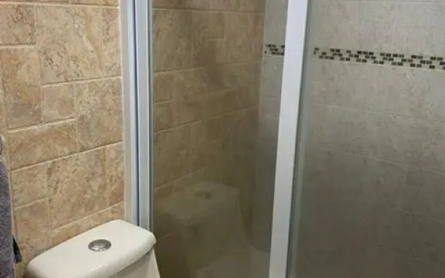 Depa Frente al aeropuerto 8huespedes 103