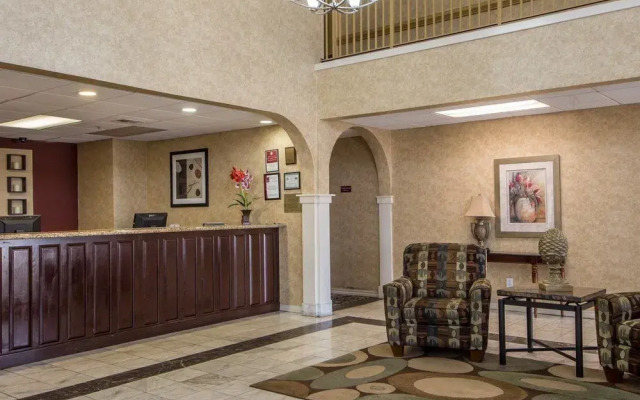 Comfort Suites East / I-44