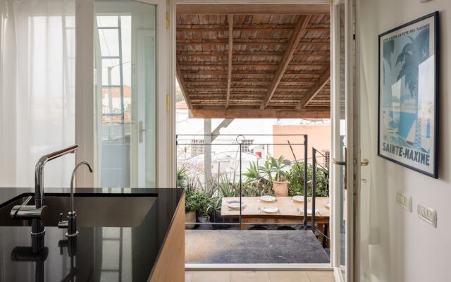 Old Jaffa Artistic Retreat by Sea N Rent