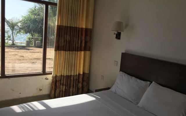 Airport Beach Villa