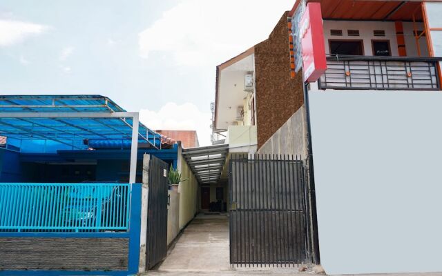 Ardini Residence by OYO Rooms