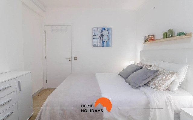 #057 Cozy Sea View in Old Town