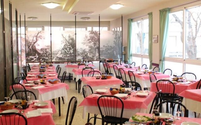 Hotel Caravelle