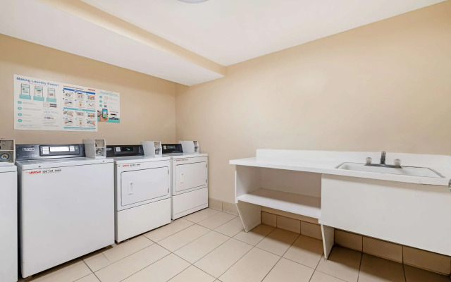 Best Western Plus Newport Mesa Inn
