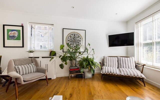 Unique Light-filled House - Primrose Hill