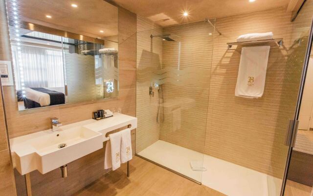 Hugo's Boutique Hotel - Adults Only