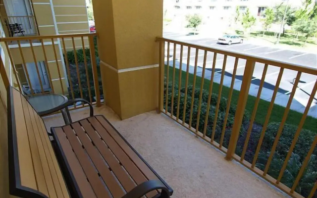 Universal Studio's Area Apt by CozyKey