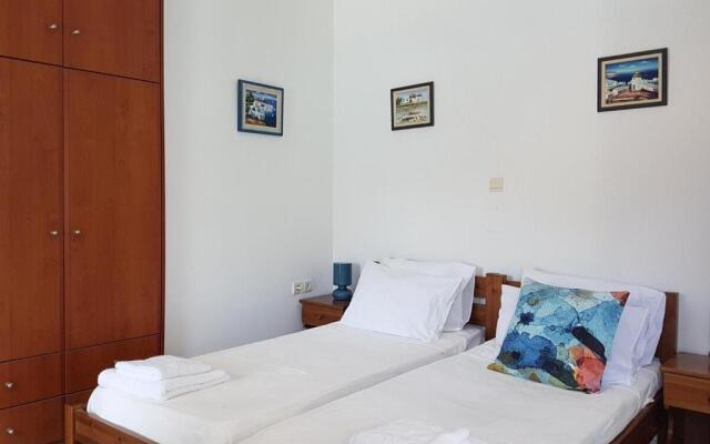 Beachfront studio apartment with incredible views