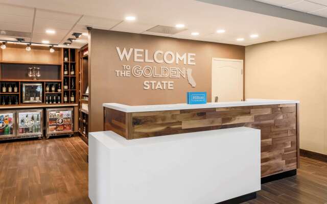 Hampton Inn & Suites Windsor - Sonoma Wine Country