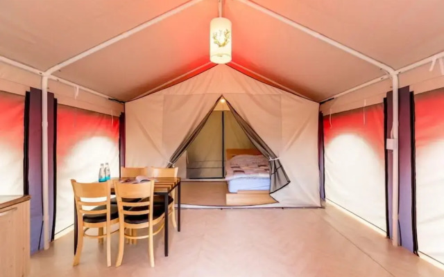 Four Seasons leisure town - Glamping