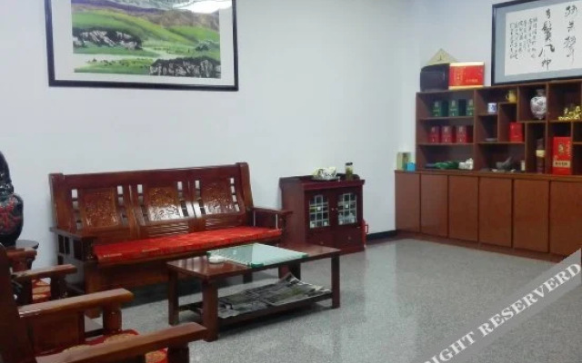 Xihai Chuntian Holiday Hotel