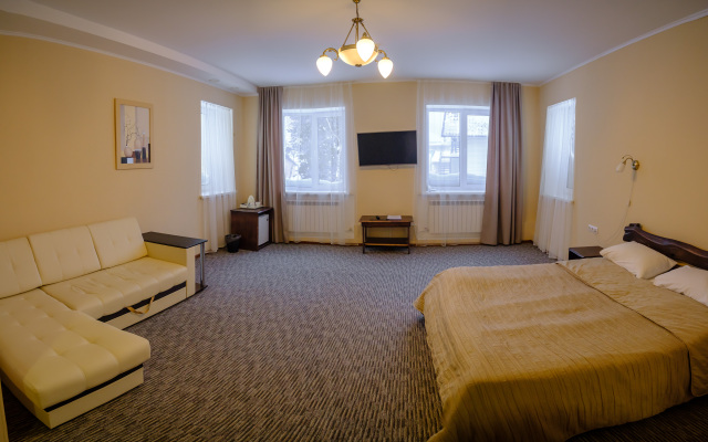 Kiya Hotel