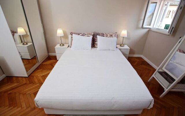 White Stone Apartment  Diocletian Palace