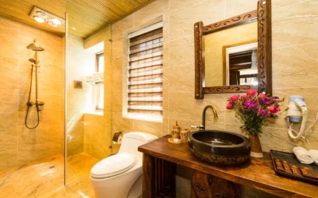 Chloe Prewedding Inn (Lijiang Shuhe) – Bathroom – Lijiang