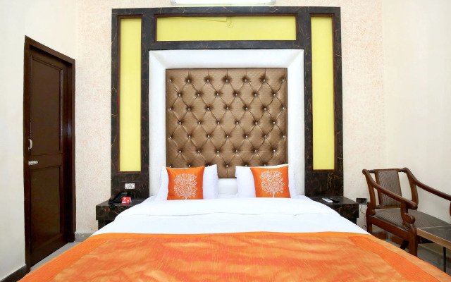 OYO 11318 Hotel Shagun