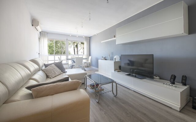 Ampolla Apartment TVL 18