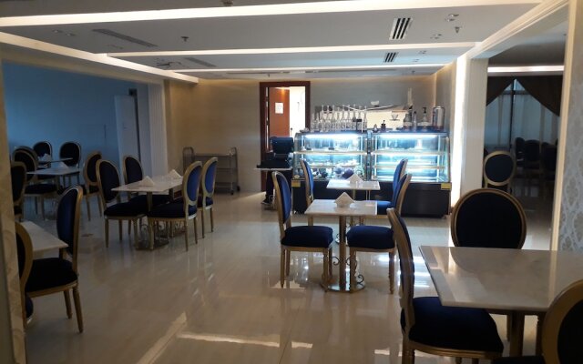 Goldish Hotel