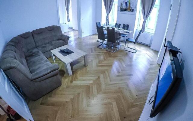 Raimond Apartment Ottakring Top 14