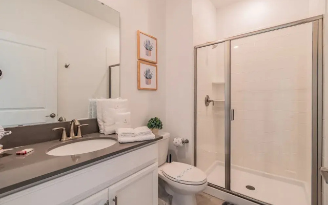 Luxury 4bd/3ba Home Storey Lake