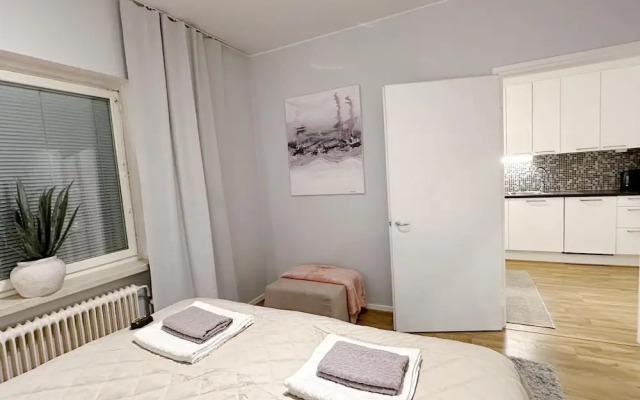 Bright & Cozy 2BR Home in Central Lahti