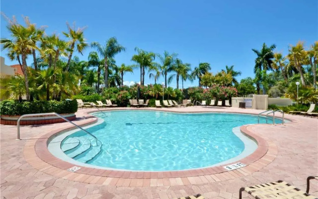 Vista Verde North 4-225