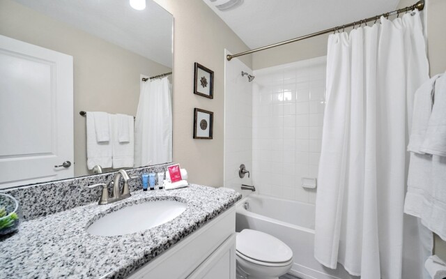 Gorgeous, Modern Home W/private Pool!