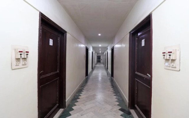 Parakh Palace By OYO Rooms