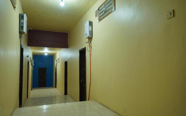 OYO 927 Carina Hotel