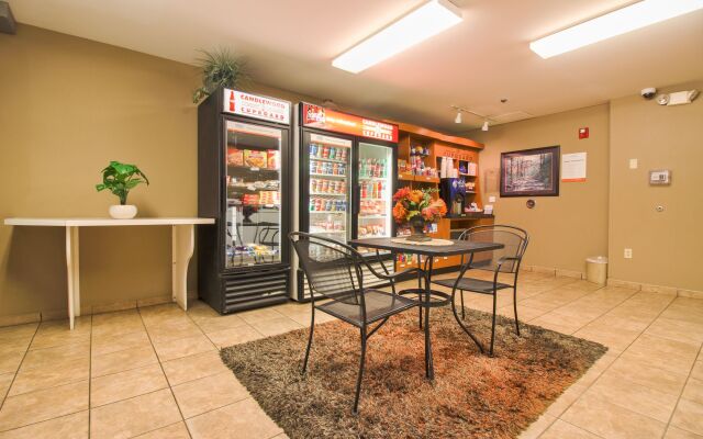 Sonesta Simply Suites  St Louis Earth City